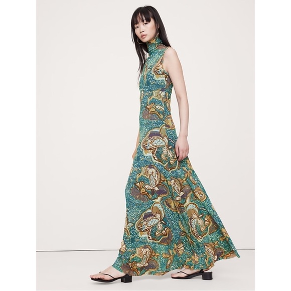 Banana Republic Dresses & Skirts - Banana Republic Green Floral Maxi Dress